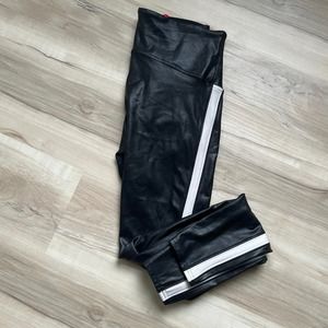 M- Spanx leggings